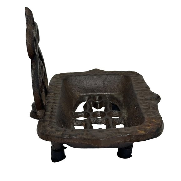 Vtg Cast Iron Soap Dish Holder Fleur De Lis Heavy Solid Rubber Feet Farm House - Picture 4 of 11